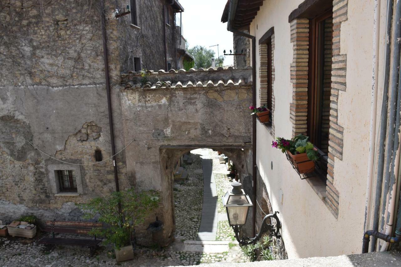 Al Castello Di Leprignano Appartement Capena Buitenkant foto